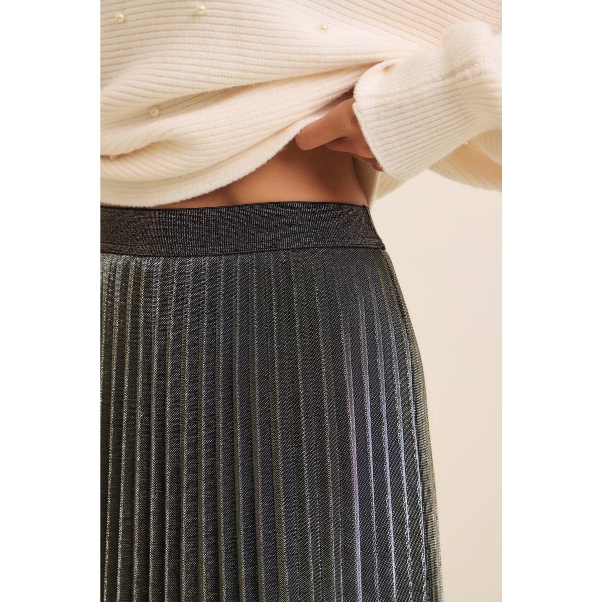 Shimmering Pleated Skirt in Charcoal